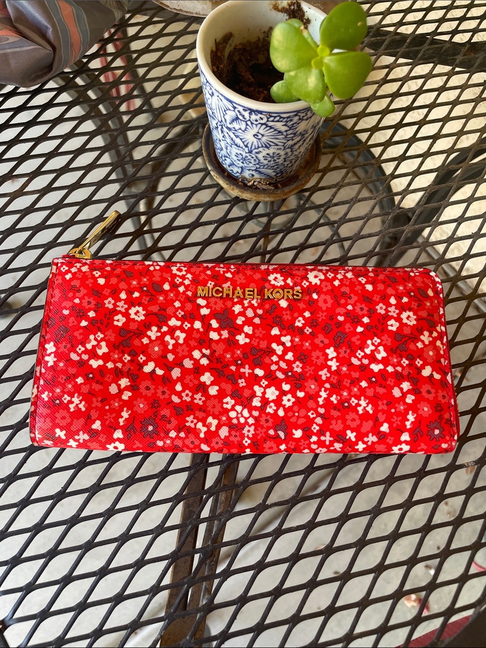 Michael Kors Jet Set Travel Floral Quarter Zip Wallet